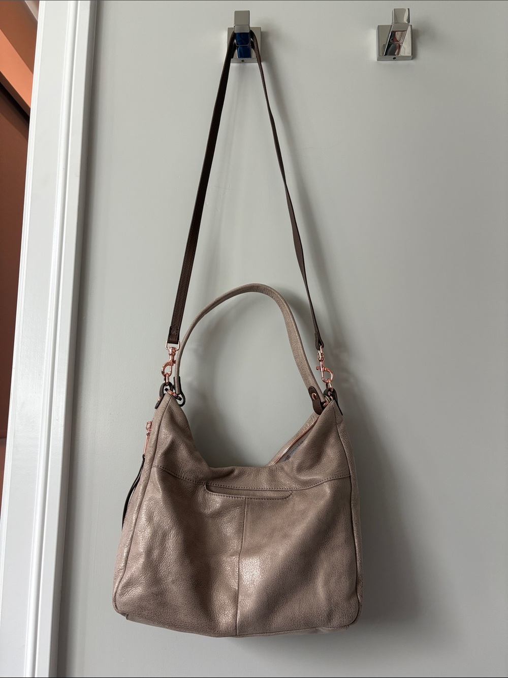 HOBO Delilah Slouchy Shoulder Bag with Rose Gold Hardware - Picture 2 of 4
